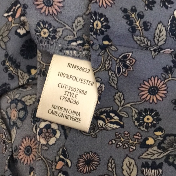 Max Studio small blue white pink grey and tan blouse New 💗 - Picture 5 of 6